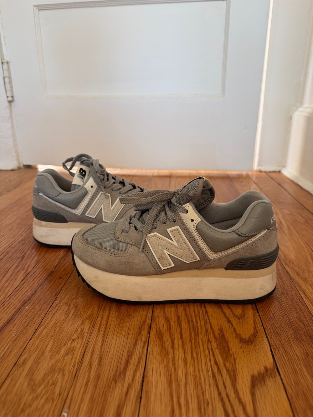 New Balance women’s 574